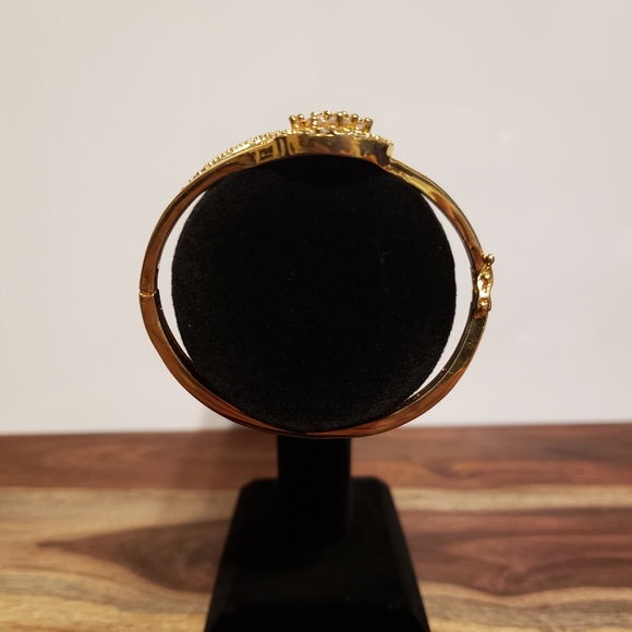 18K Gold Plated Swirl Bangle Bracelet - Picture 2 of 12